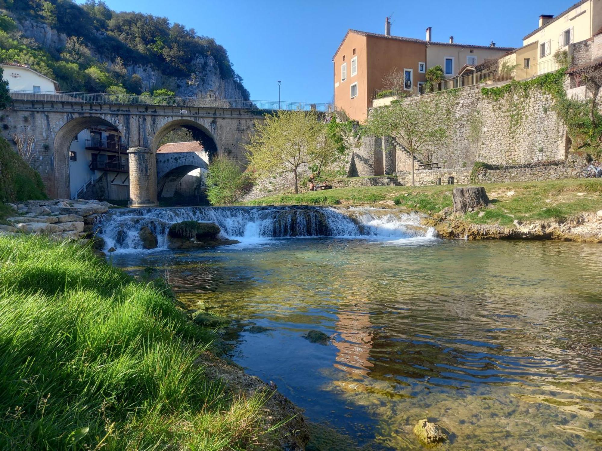Maison Medievale Avec Jardin Dans Charmant Village Vers  Zewnętrze zdjęcie